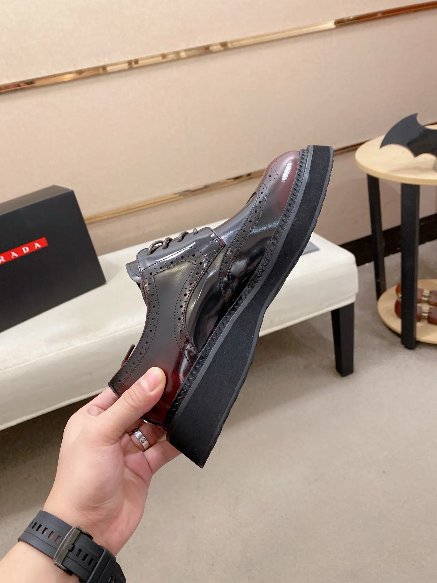 Factory price 720💰 🍁🍁High version High-quality new PRADA (Prada) counters are launched simultaneously, new men's shoes, 😘fabrics are selected from imported lacquered first-layer cowhide, and imported cowhide lining. 👍🏿 High-end ☄️ air-cushion molded anti-slip rubber outsole, exquisite lines, simple and elegant, comfortable and high-end for leisure travel. Code number: 38 to 45